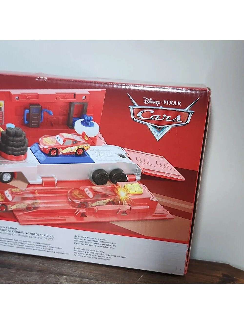 New In Box Mattel Disney Pixar Cars Transforming Mack Playset Red/Silver Truck